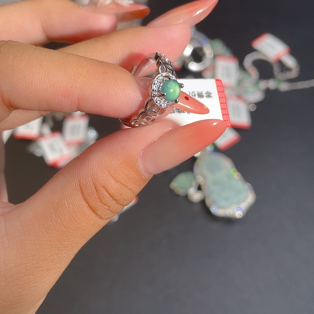 翡翠戒指未镶嵌戒指