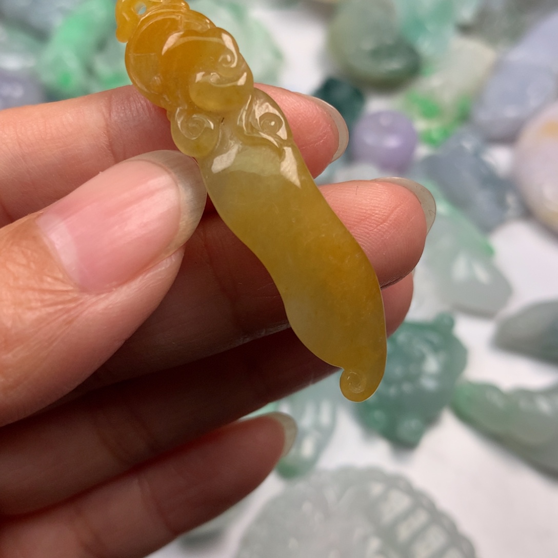翡翠未镶嵌颈饰翡翠