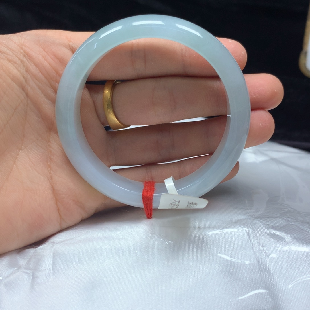 翡翠未镶嵌手镯（圆镯）55.1