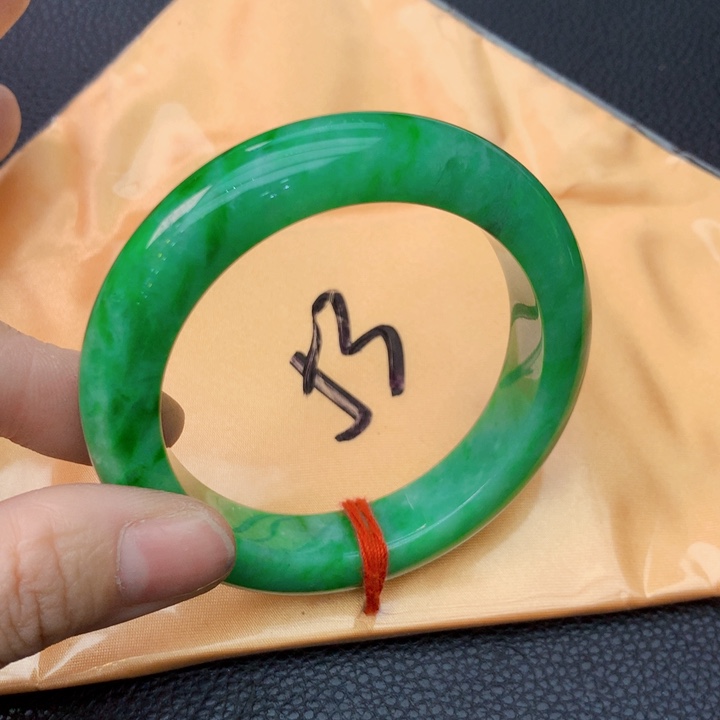 翡翠未镶嵌手镯翡翠手镯