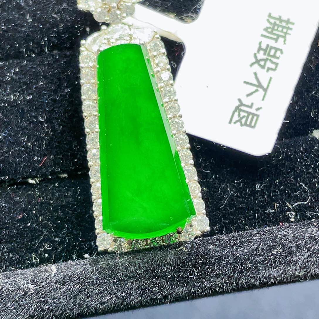 翡翠颈饰未镶嵌66，