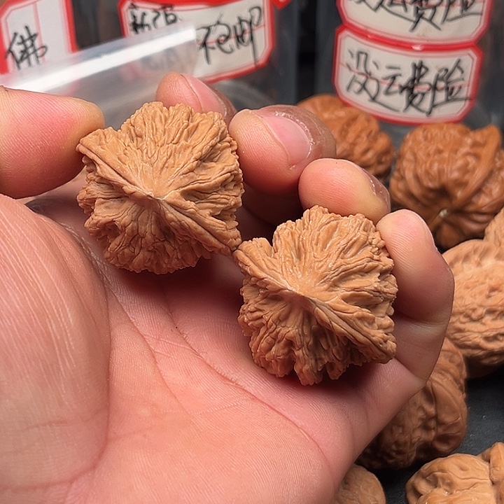 文玩核桃把件虎头38