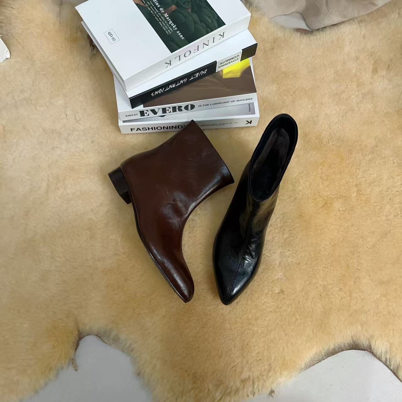 2025女士冬季新款套筒百搭舒适尖头减龄加绒款瘦瘦女靴X208