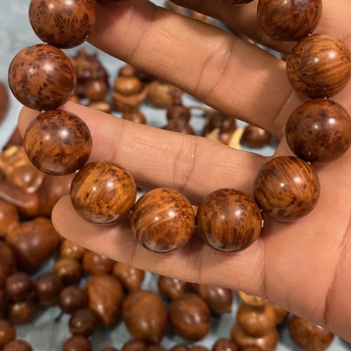 木一****去麻梨疙瘩精品18手串