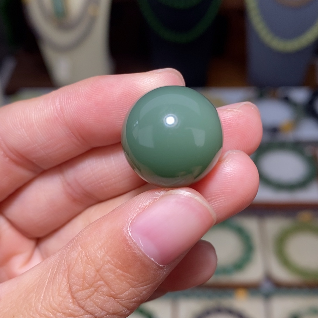 和田玉未镶嵌吊坠(不含链)过眼过灯品质18