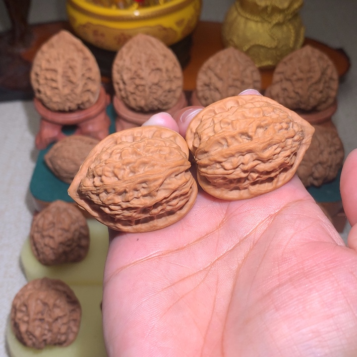 文玩核桃把件金牛