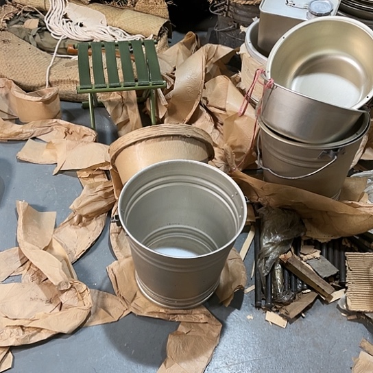 【闪购商品】两个全新氧化铝水桶