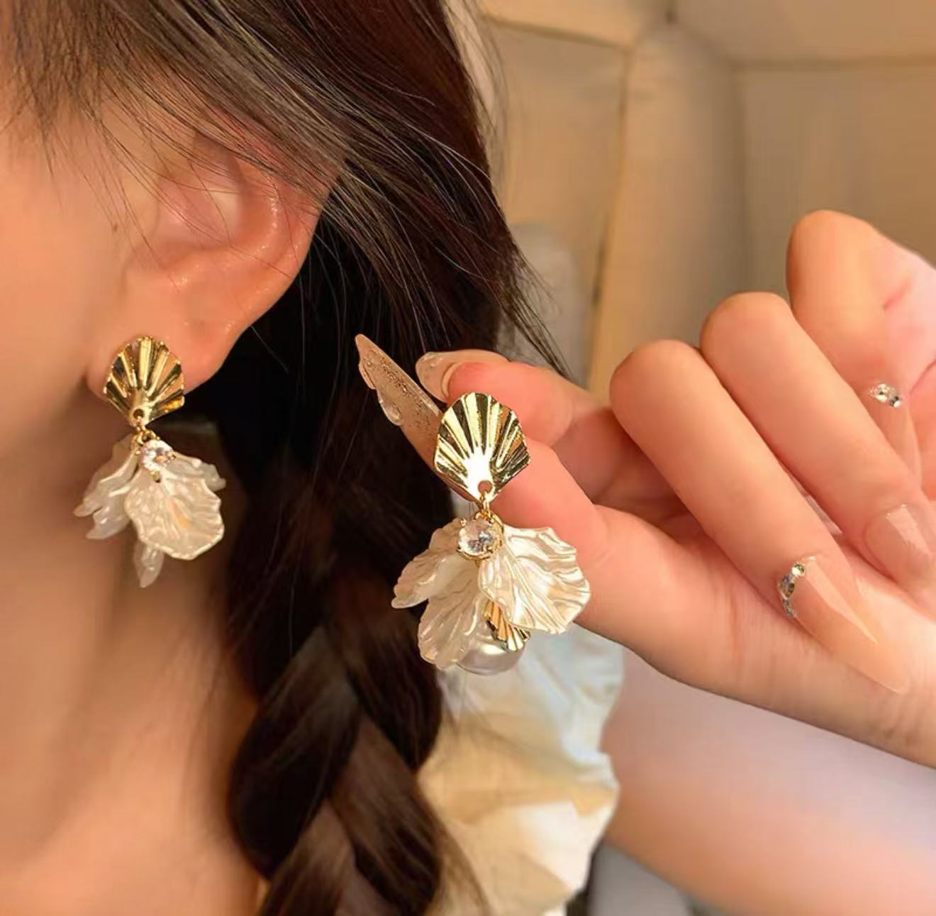 铜合金耳饰 耳环欧美风贝壳百搭女白色金色日韩上班族耳饰37
