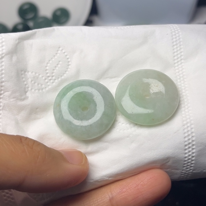 翡翠未镶嵌颈饰挂件
