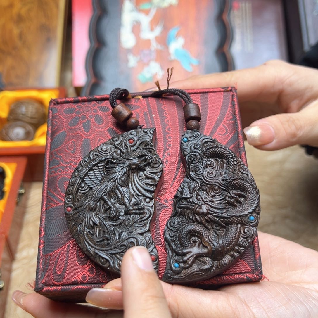 大叶紫檀（黑酸枝木类）