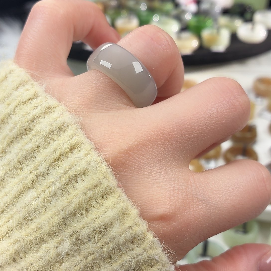 和田玉未镶嵌戒指S33冰灰圆切17.5