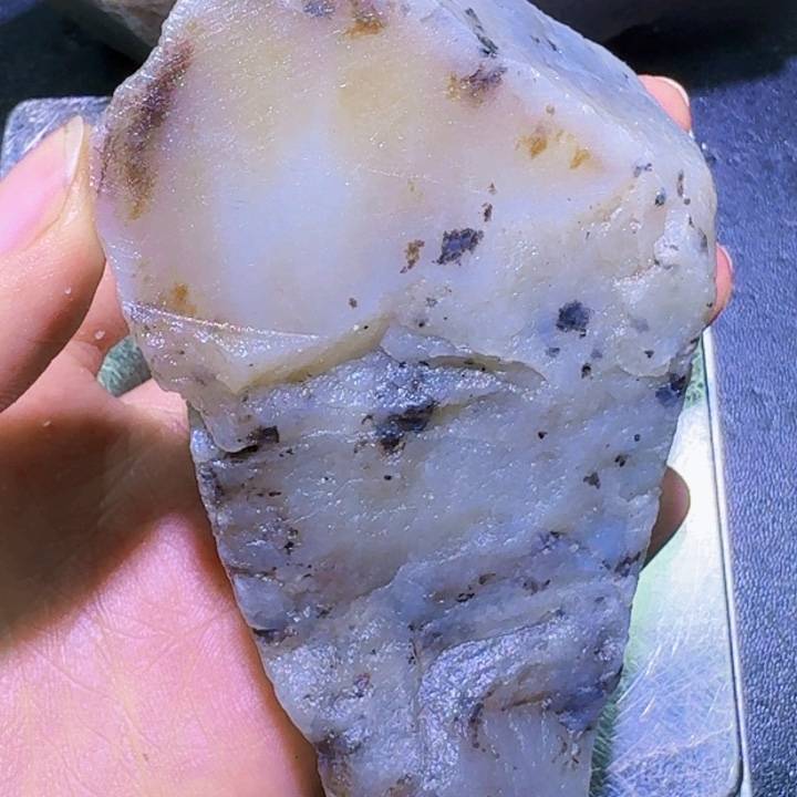 未镶嵌和田玉（糖玉）珠宝半成品