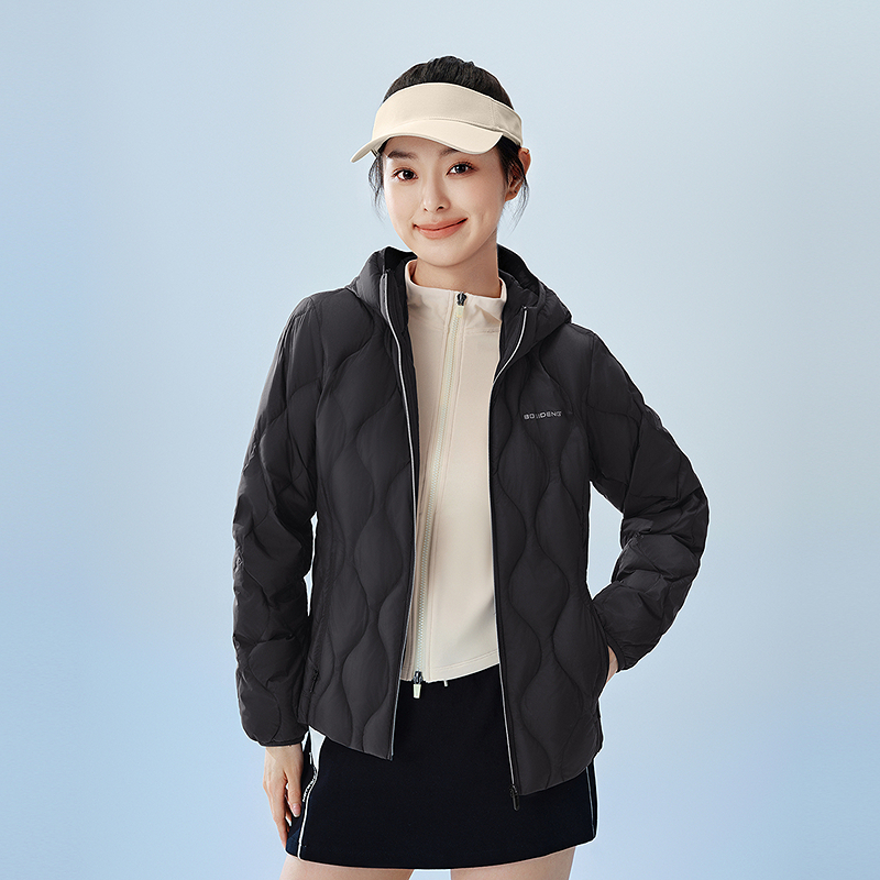 波司登轻薄休闲女士冬季保暖鹅绒连帽女款短款羽绒服B250131028