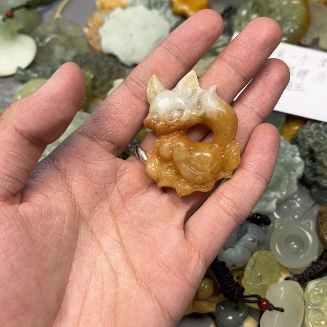 蛇纹石玉未镶嵌颈饰25