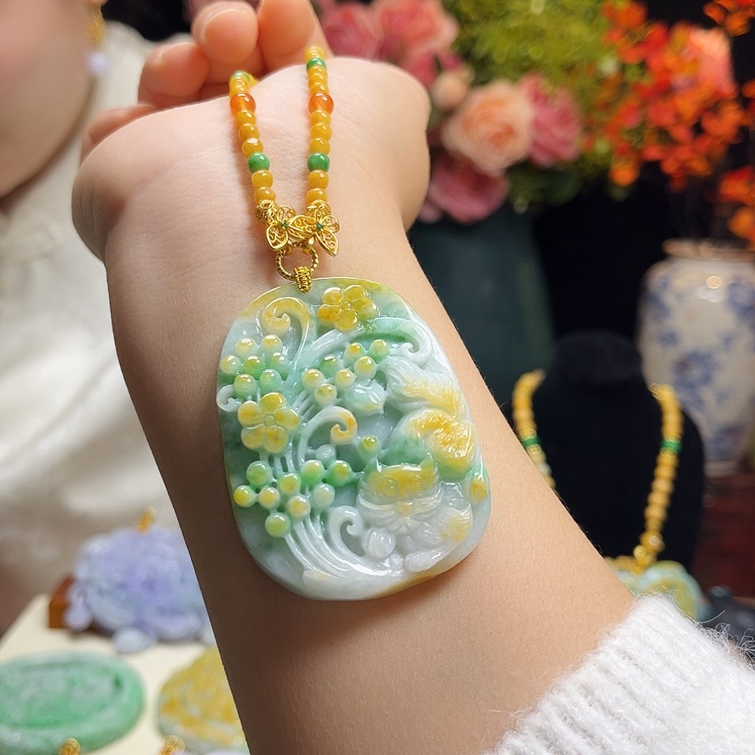 翡翠颈饰未镶嵌天然