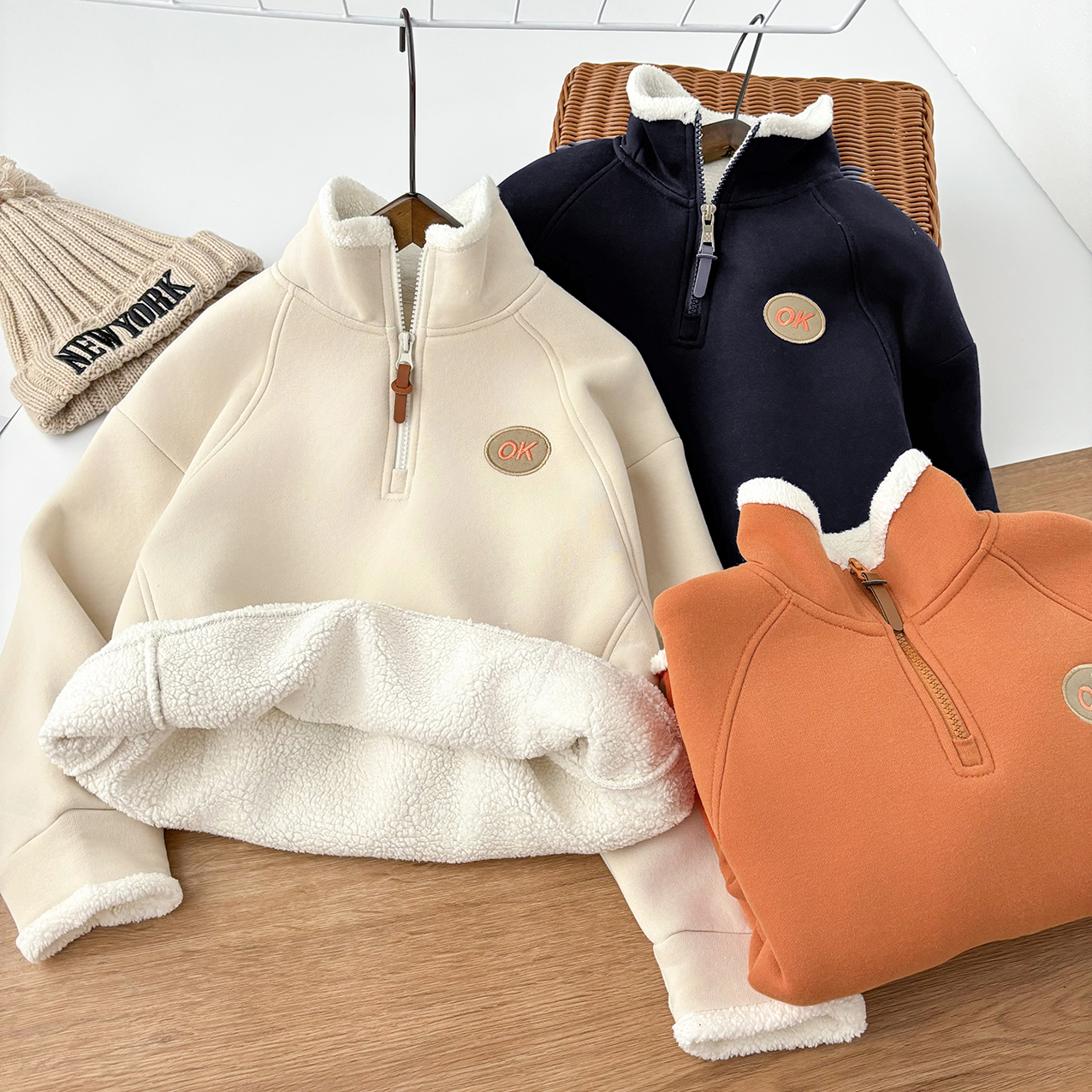 儿童加绒加厚拉链卫衣2025中大童羔羔绒简约百搭秋冬上衣