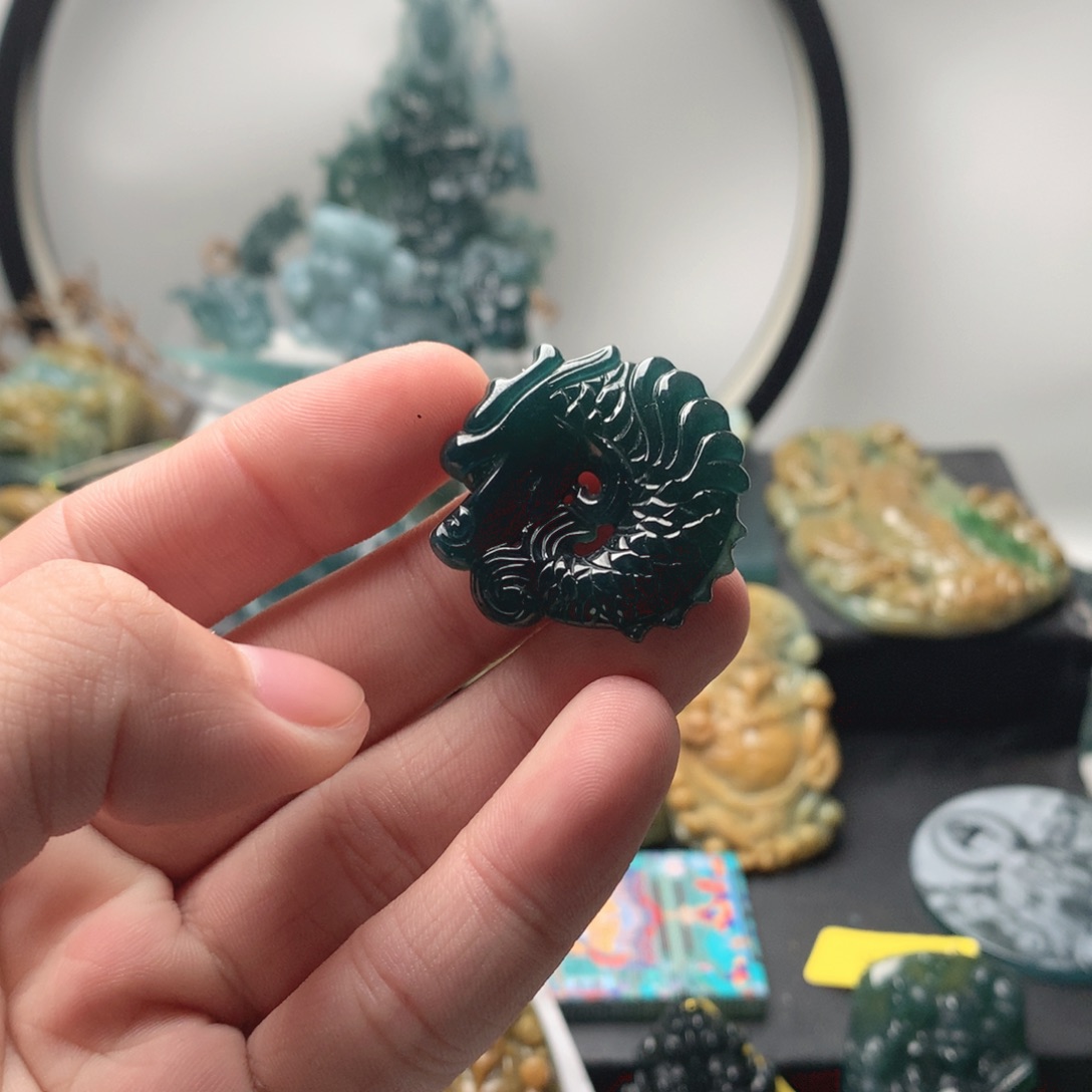 翡翠未镶嵌颈饰无