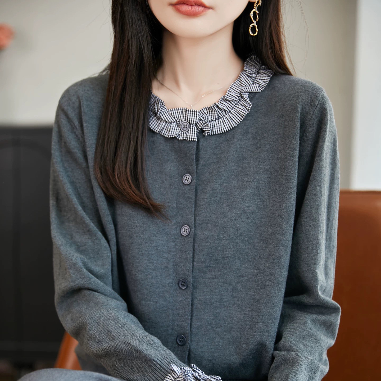 法式木耳边半高领宽松针织开衫女外套秋冬新款时髦花瓣袖减龄毛衣