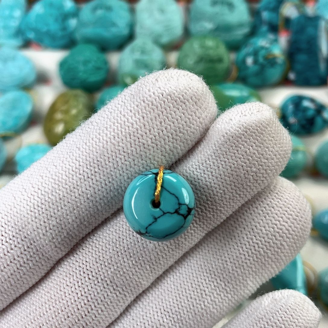 绿松石未镶嵌挂件