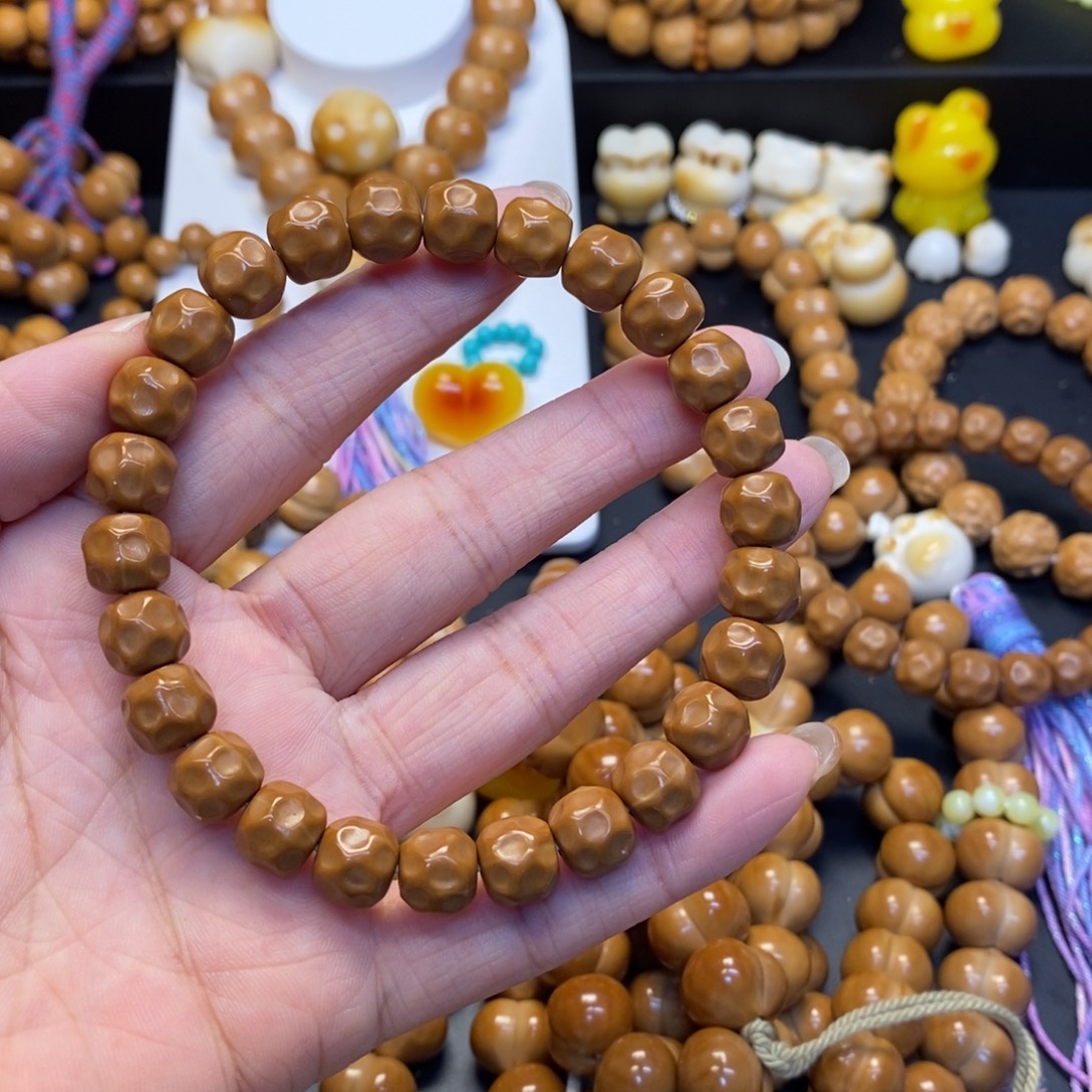 *****猴头核桃吊坠全品奶酪