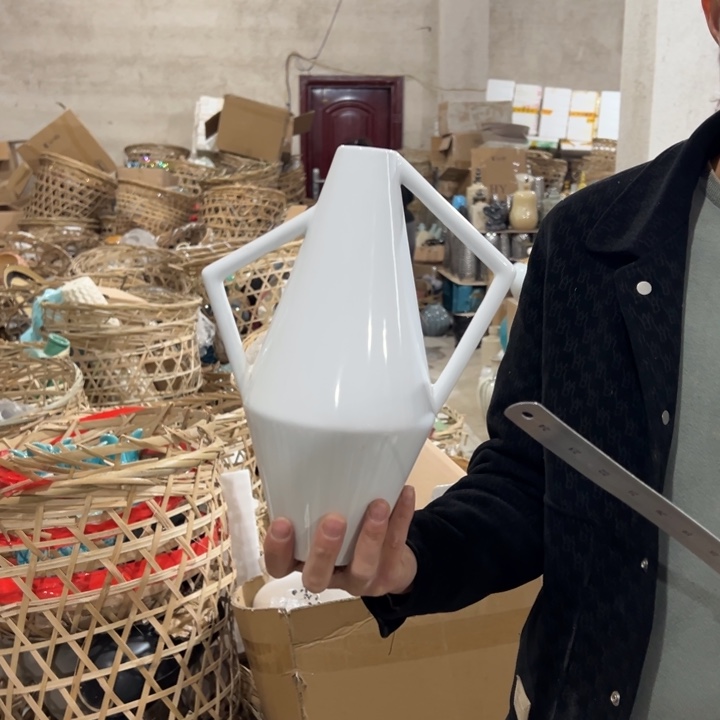 瓶高度29厘米口径3厘米