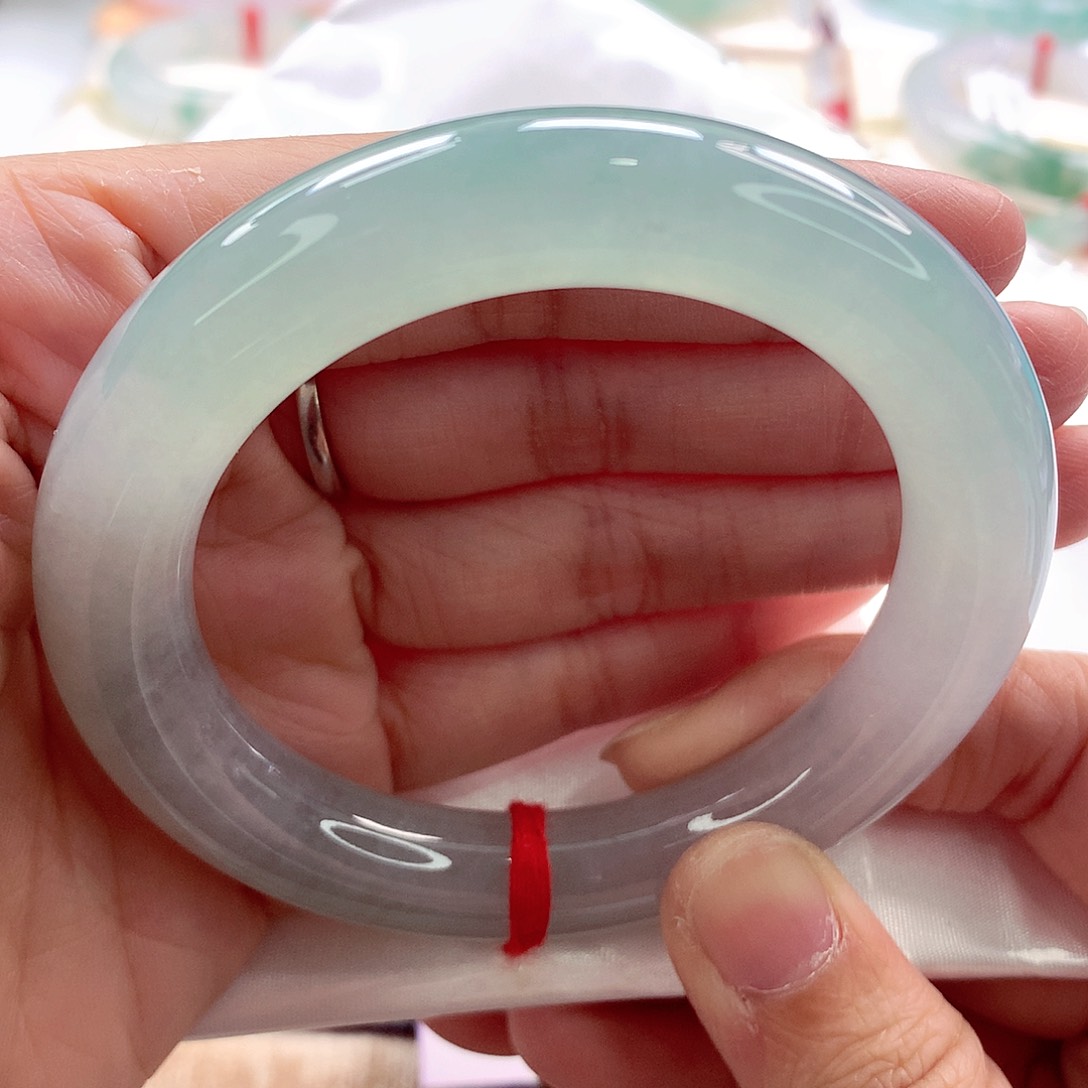 翡翠手镯（圆镯）未镶嵌冰晴水小万超值价A