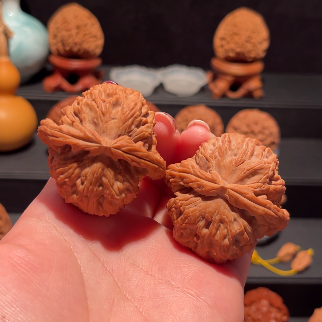 白狮子43，全品，沉手47克➕