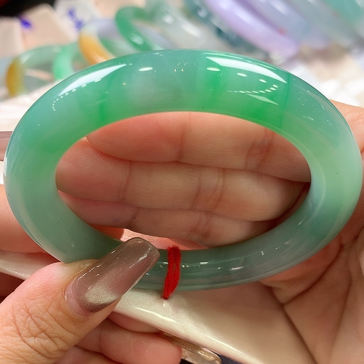 翡翠未镶嵌手镯55圆条