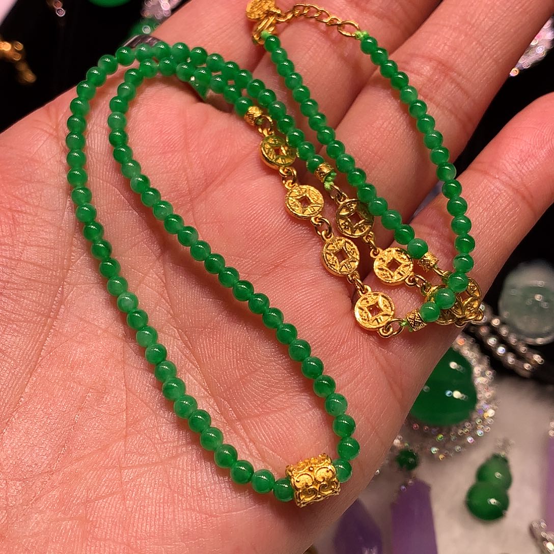 翡翠足金镶嵌颈饰