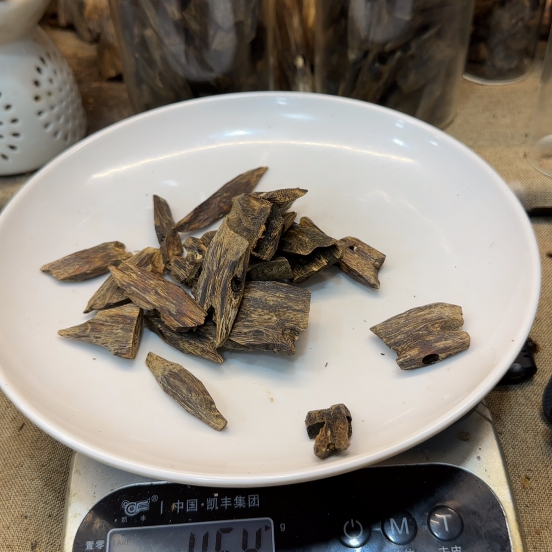 方***伟木质香霸块料45克