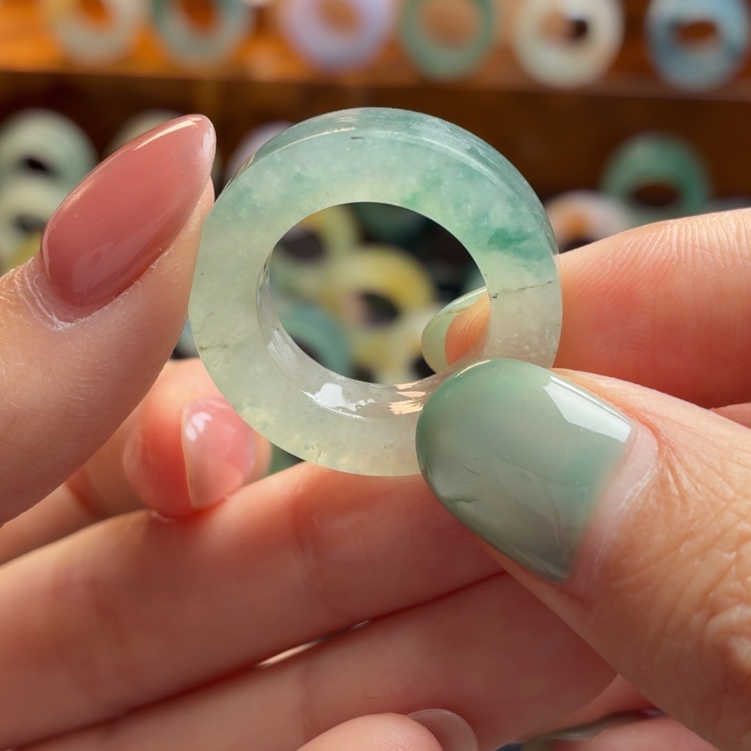 定制翡翠未镶嵌戒指