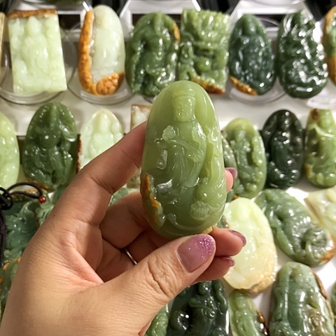 岫岩河磨玉（透闪石质玉）吊坠未镶嵌
