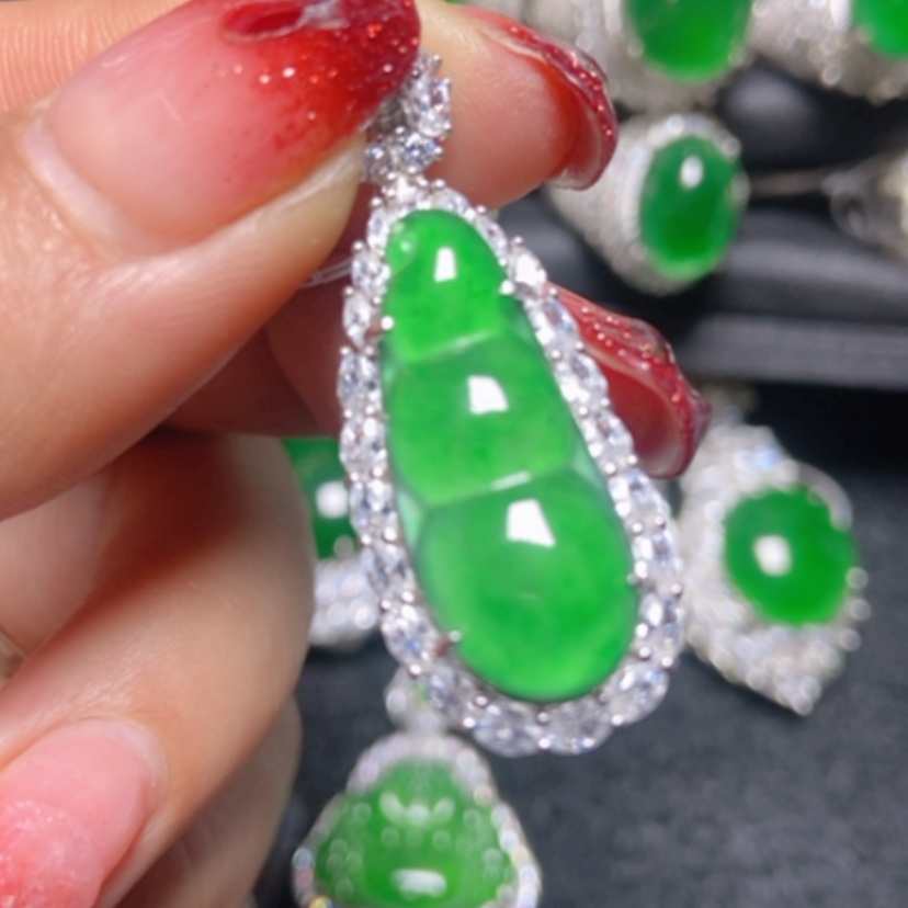 【闪购商品】翡翠颈饰未镶嵌翡翠