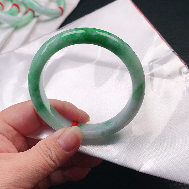 翡翠手镯未镶嵌翡翠003