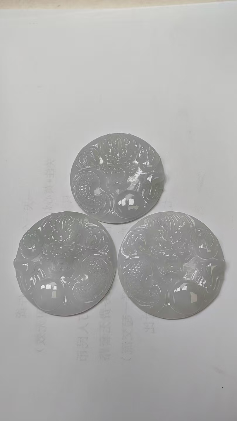 天然缅甸A货翡翠龙牌（多样性发其一）