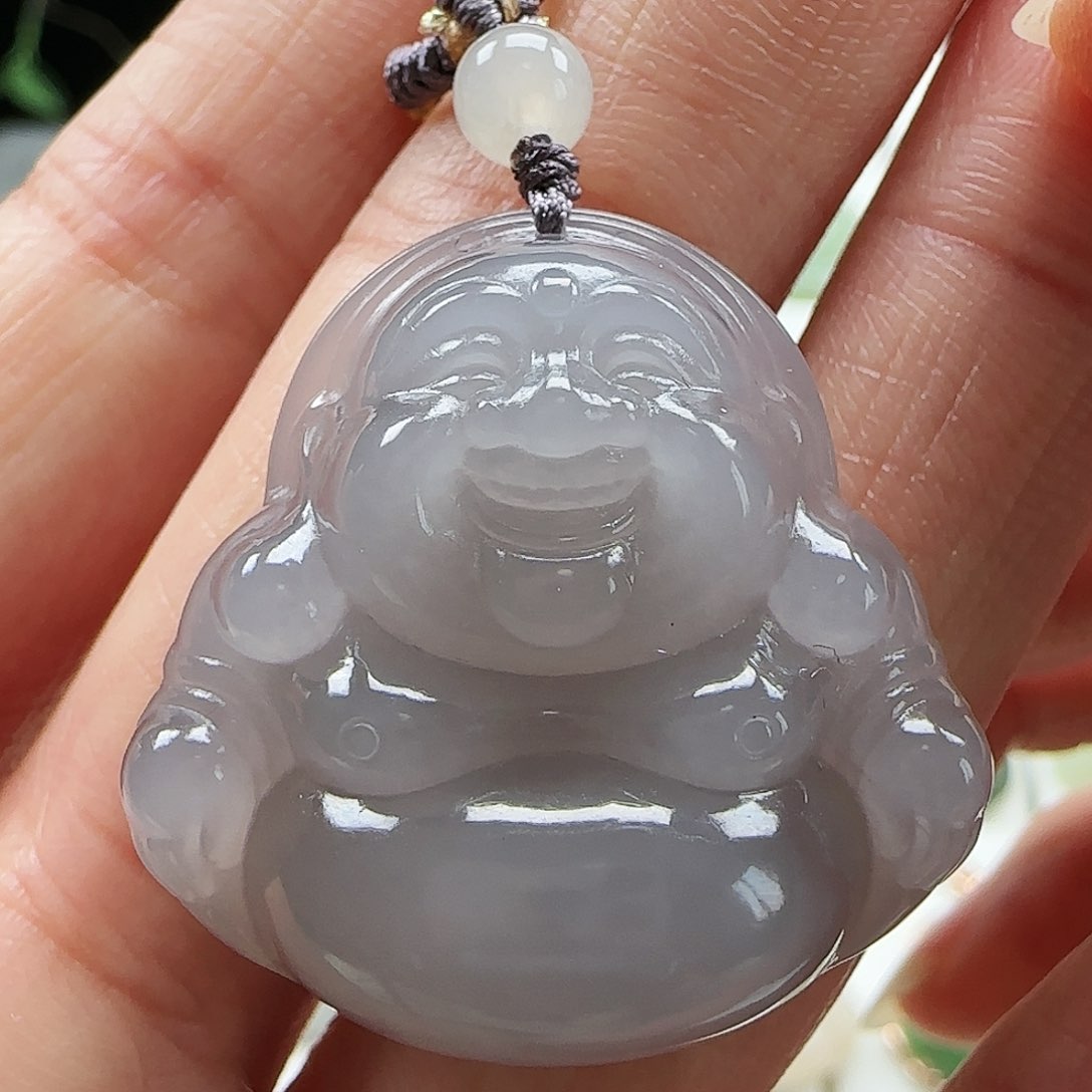 和田玉颈饰未镶嵌?