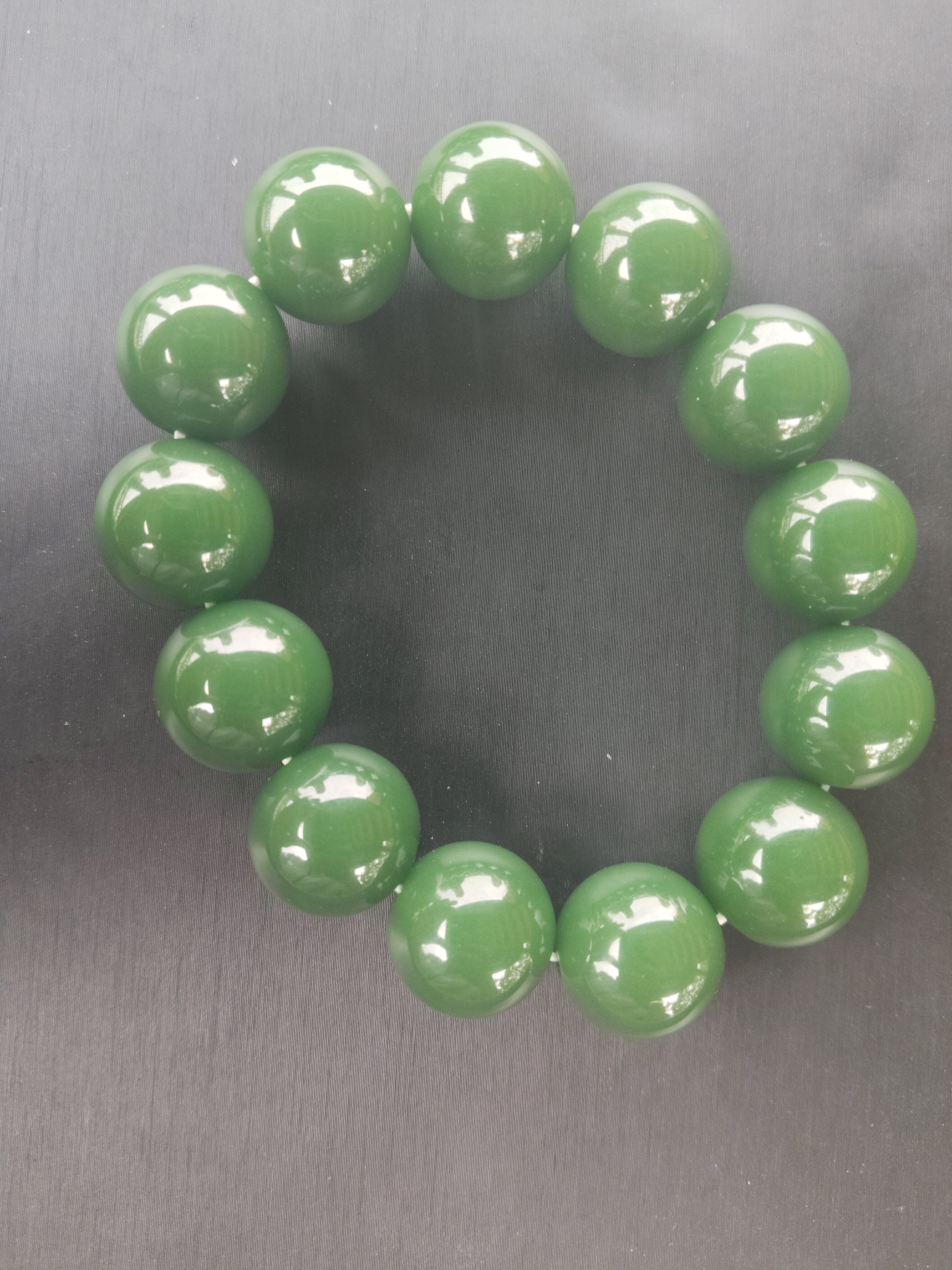 高品质菠菜绿卡16圆珠手串