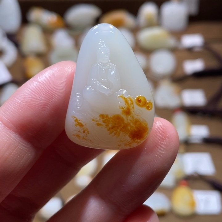 和田玉未镶嵌颈饰