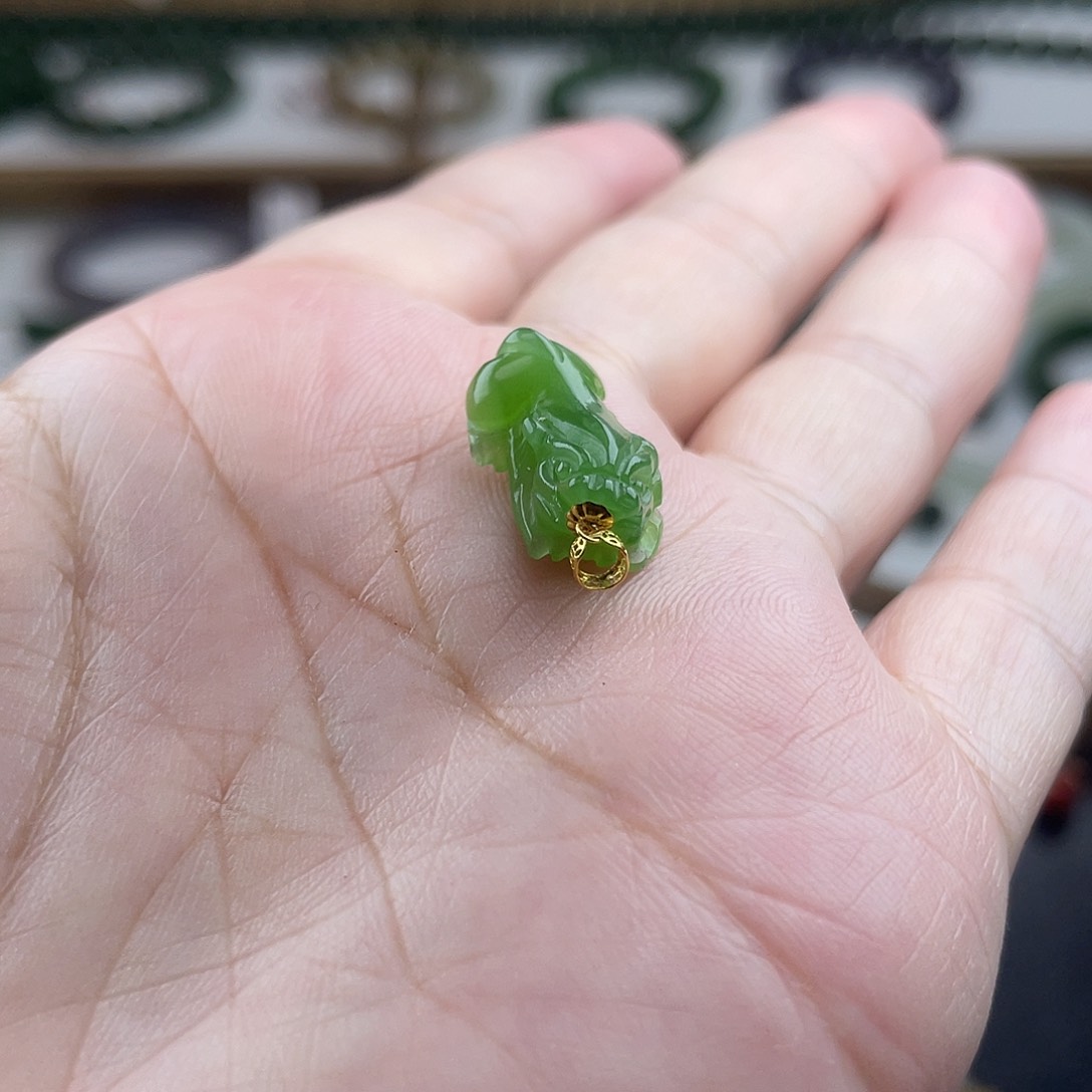 和田玉（碧玉）颈饰18K金镶嵌