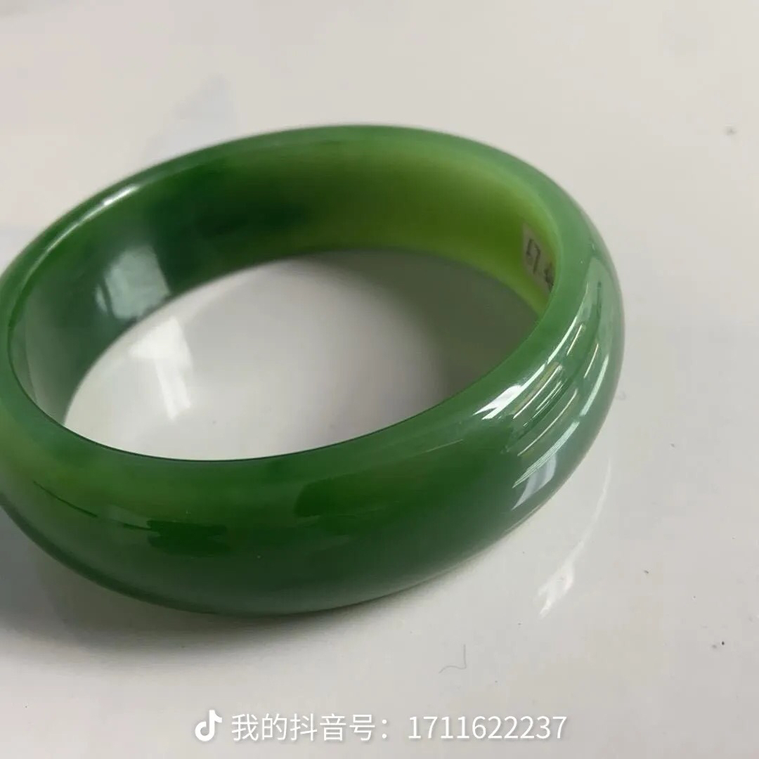 菠菜绿时尚百搭精美送妈妈