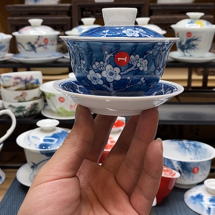 手绘微瑕冰梅盖碗