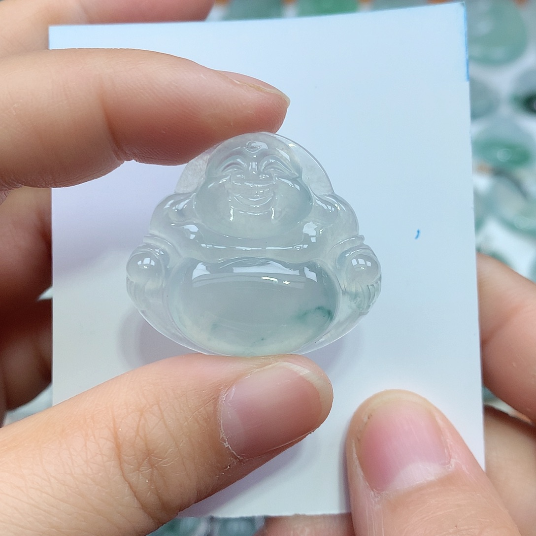 翡翠颈饰未镶嵌佛公