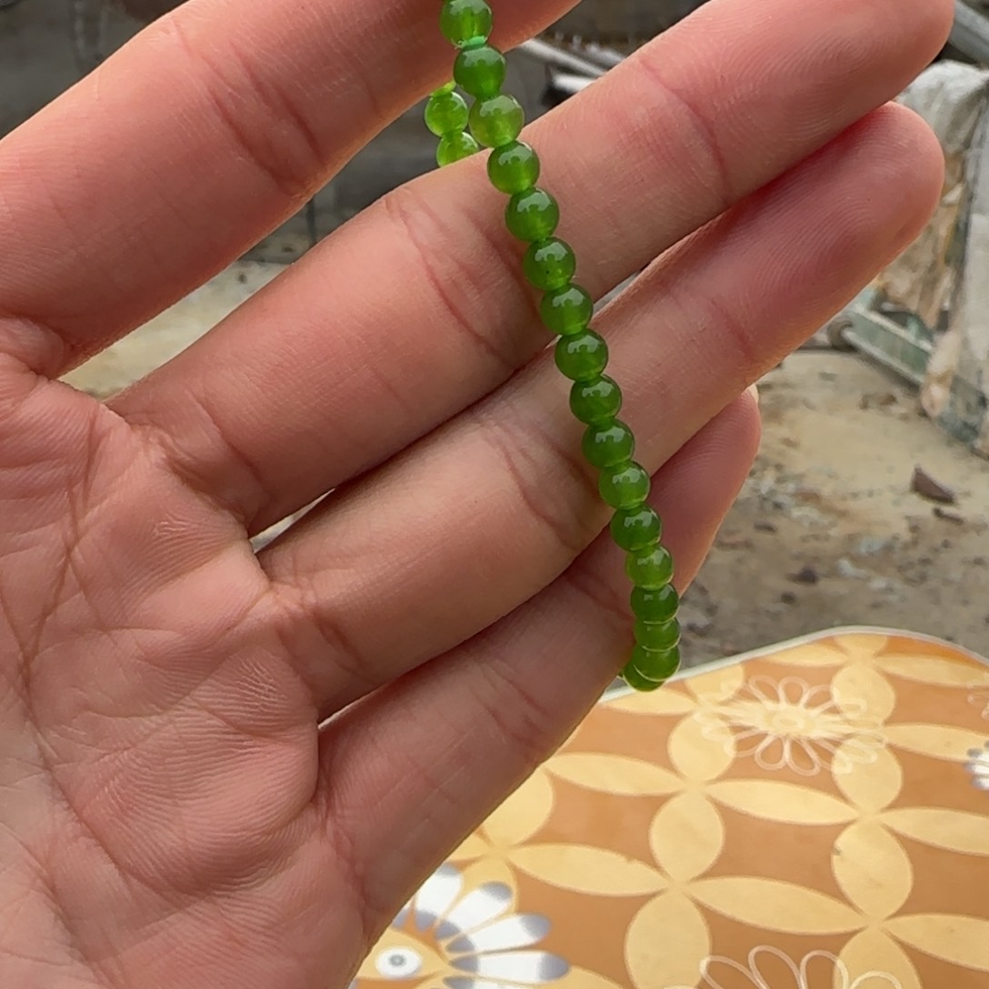 颈饰未镶嵌和田玉（糖玉）