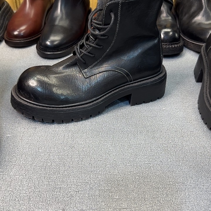 G***米26号黑色马丁靴36码