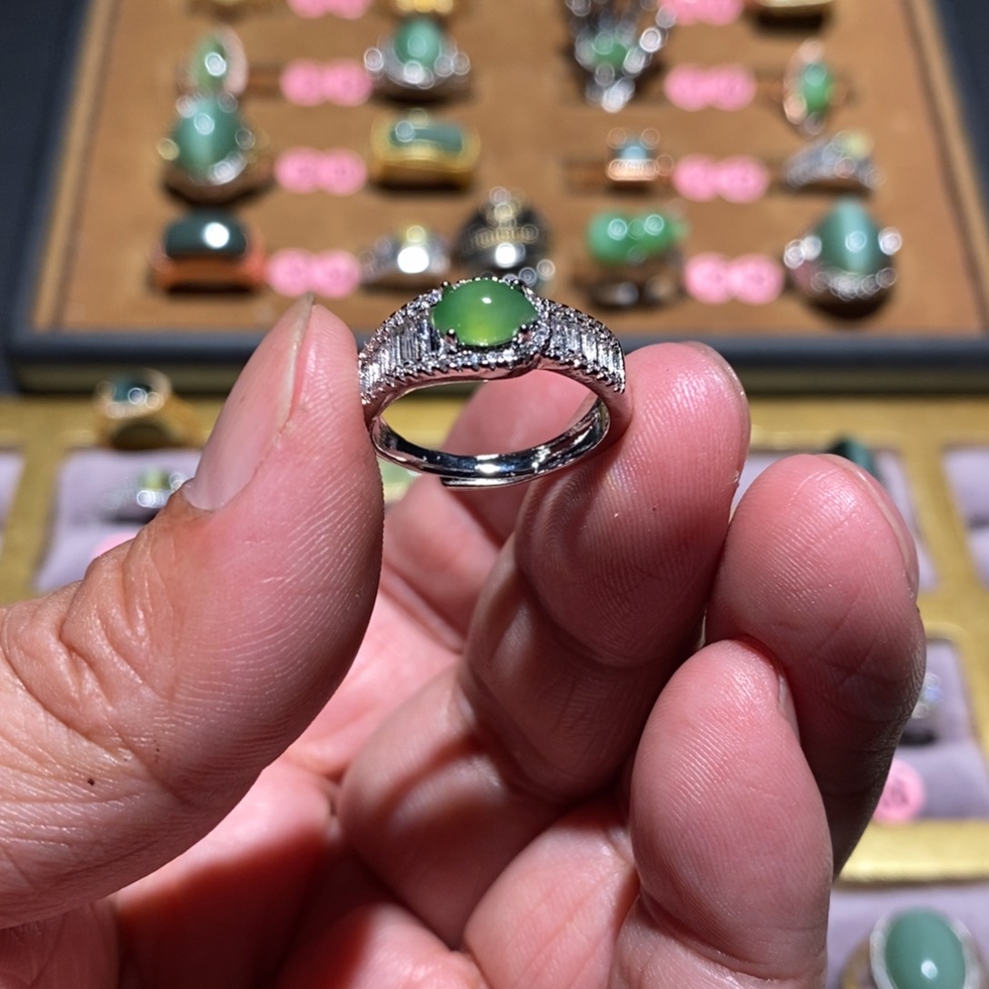 和田玉（碧玉）戒指未镶嵌