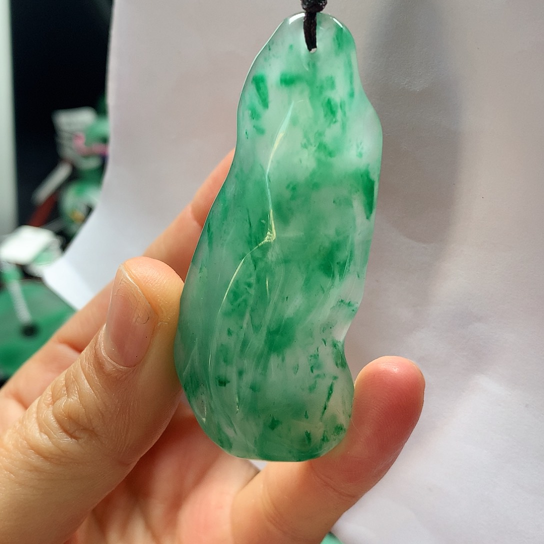 石英质玉吊坠未镶嵌