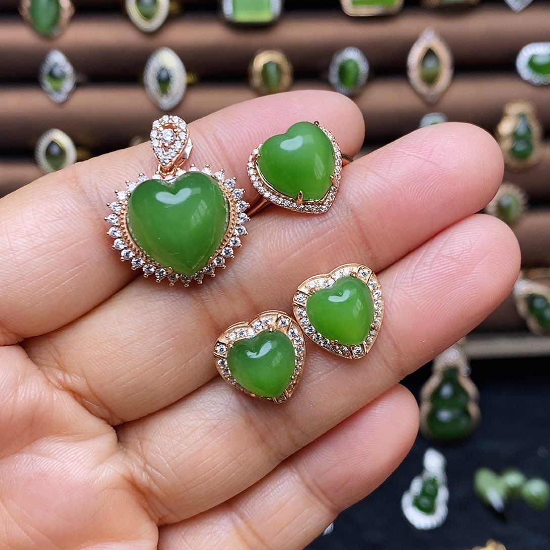 吊坠(不含链)银S925镶嵌和田玉（碧玉）套装