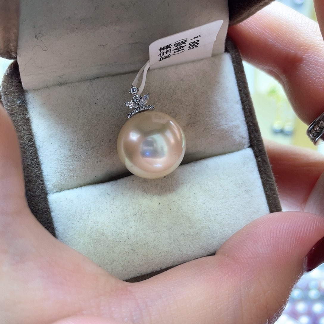 海水珍珠颈饰18K金镶嵌