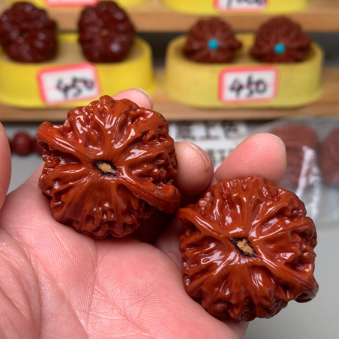 文玩核桃把件宫灯