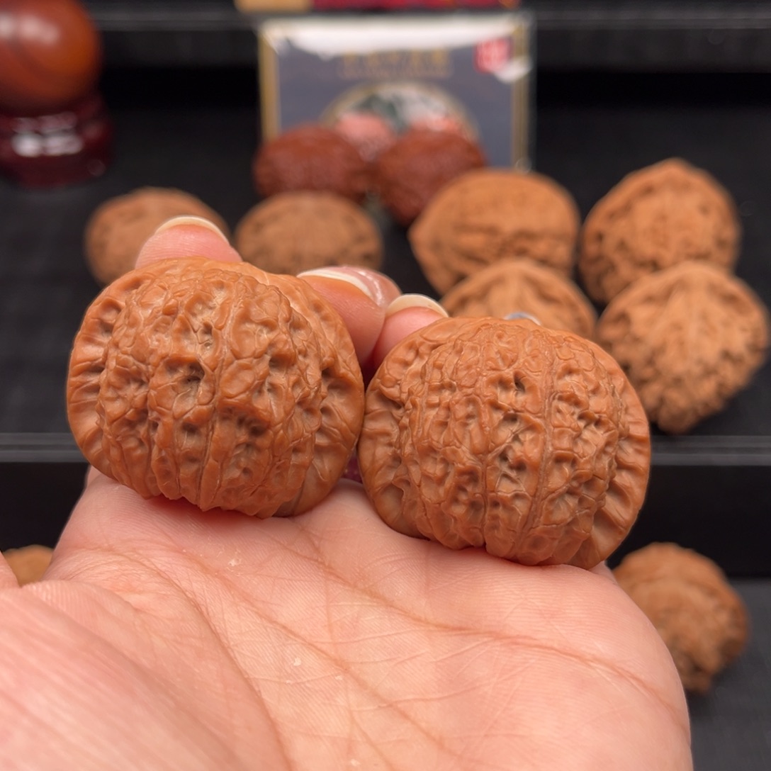 文玩核桃吊坠原树血麒麟38